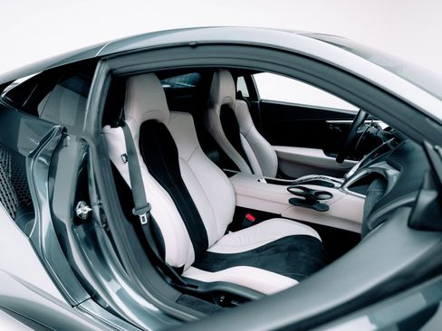 Used 2017 Acura NSX image 31