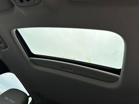 Used 2025 Chevrolet Trax ACTIV w/ Sunroof Package FWD image 35