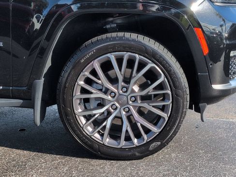 Used 2022 Jeep Grand Cherokee L Summit AWD/4WD image 11