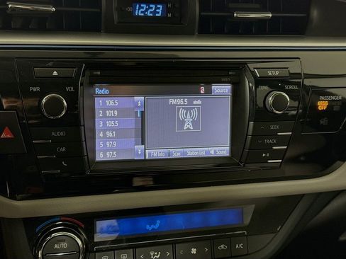 Used 2016 Toyota Corolla LE image 13