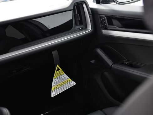 New 2026 Porsche Cayenne Coupe image 29