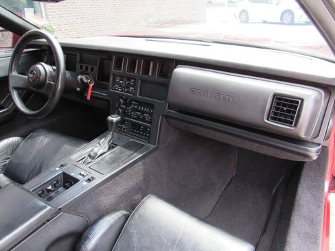 Used 1989 Chevrolet Corvette Coupe RWD image 33