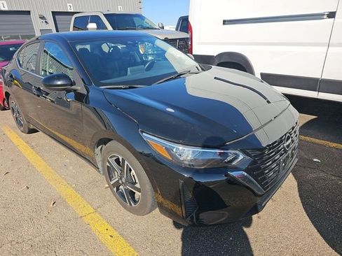 Used 2024 Nissan Sentra SV image 2
