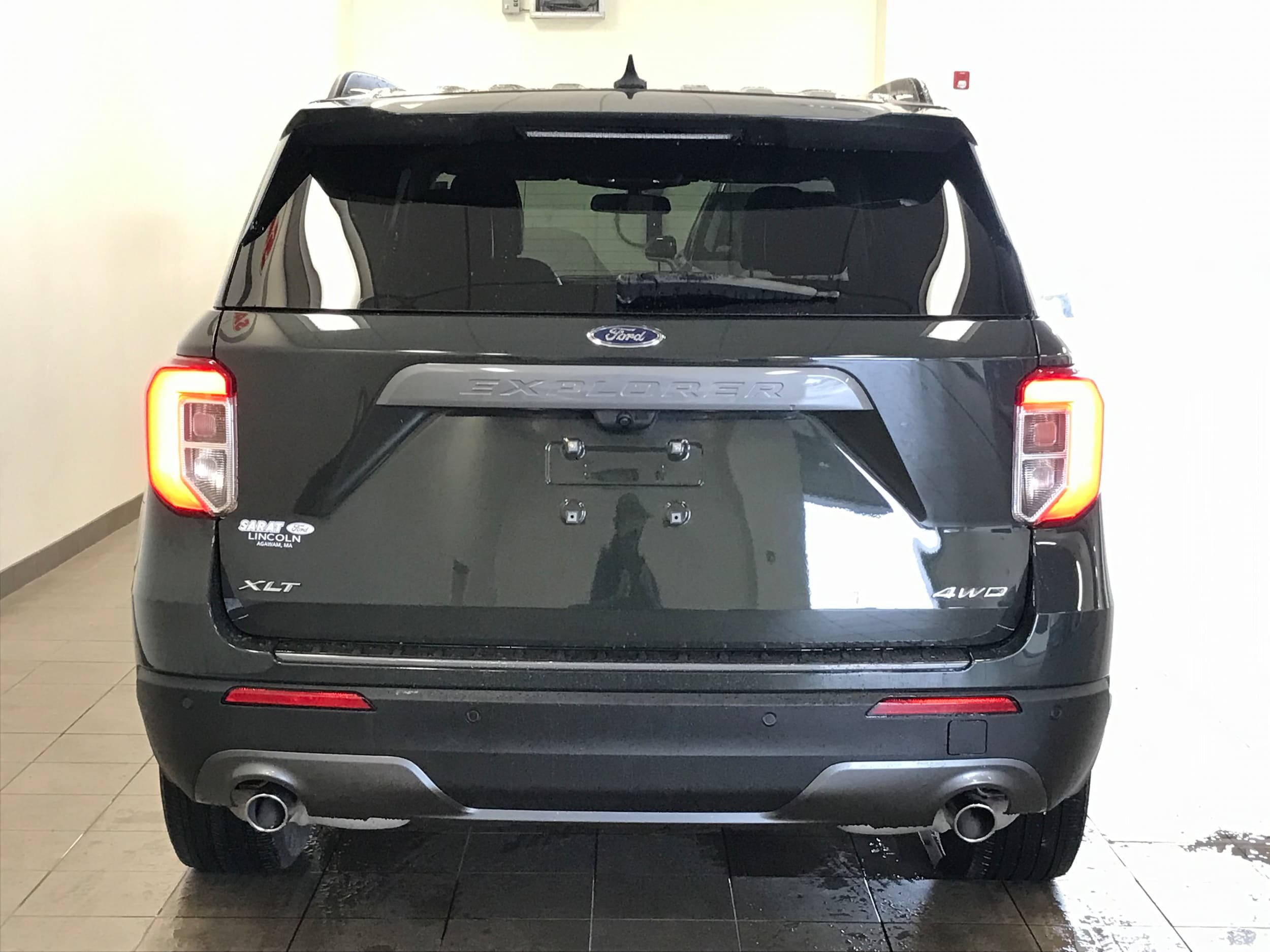 Used 2023 Ford Explorer XLT w/ Equipment Group 202A AWD/4WD image 6
