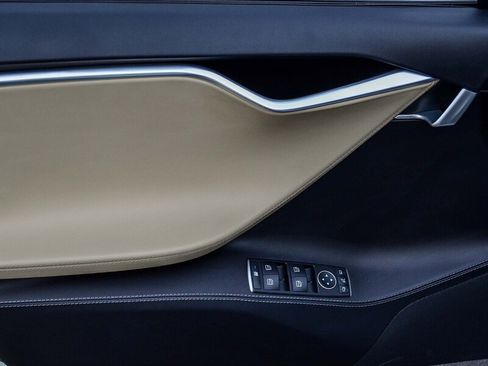 Used 2016 Tesla Model S 60 image 22