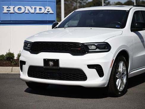 Used 2024 Dodge Durango GT RWD image 2