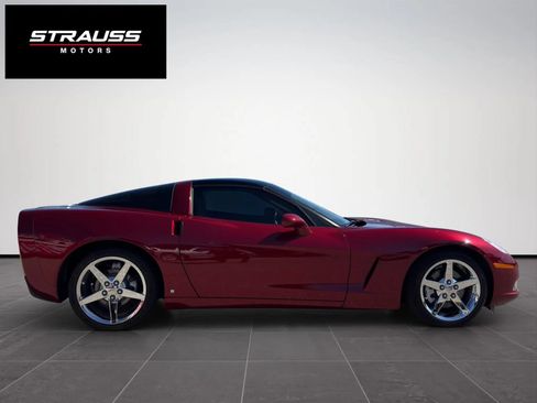 Used 2007 Chevrolet Corvette Coupe w/ Preferred Equipment Group RWD image 5