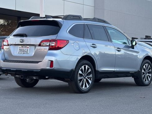 Used 2016 Subaru Outback 2.5i Limited image 4