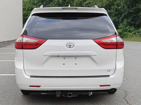 Used 2018 Toyota Sienna LE FWD image 4