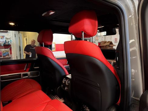 Used 2025 Mercedes-Benz G 550 image 23