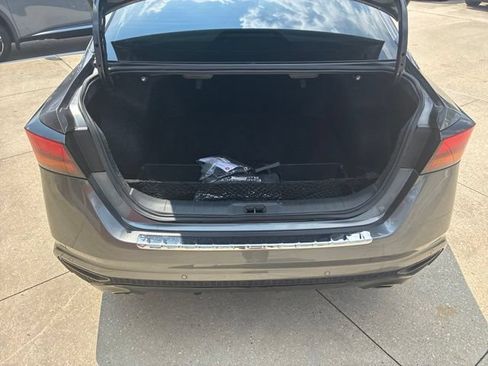 Used 2023 Nissan Altima 2.5 SR w/ SR Premium Package FWD image 8