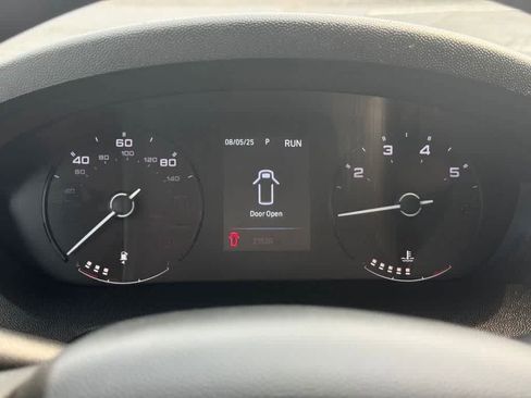 Used 2023 RAM ProMaster 2500 image 17