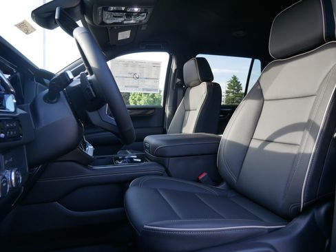 New 2026 GMC Yukon Elevation w/ LPO, Floor Liner Package AWD/4WD image 4