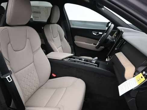 New 2026 Volvo XC60 B5 Core w/ Climate Package AWD/4WD image 31