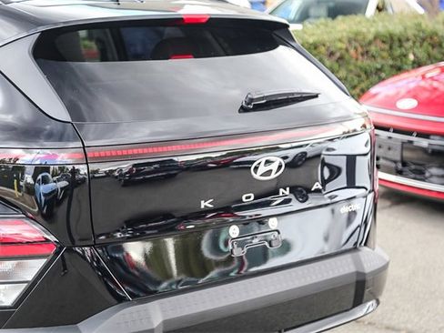 New 2025 Hyundai Kona SEL image 9