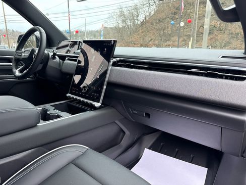 New 2026 GMC Sierra EV Elevation image 32