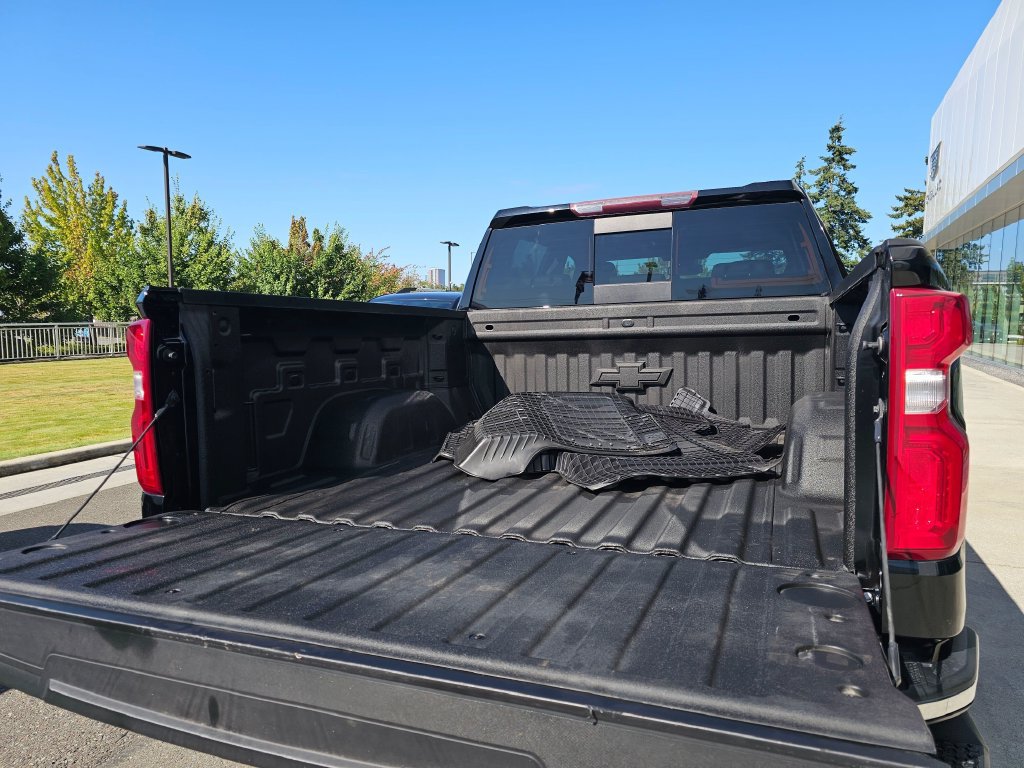 Used 2019 Chevrolet Silverado 1500 LTZ w/ LTZ Premium Package AWD/4WD image 16