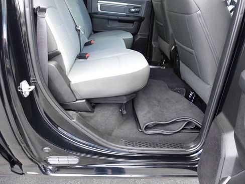 Used 2022 RAM 1500 Classic SLT w/ Electronics Convenience Group AWD/4WD image 30