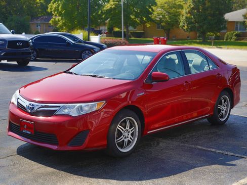 Used 2012 Toyota Camry LE FWD image 3