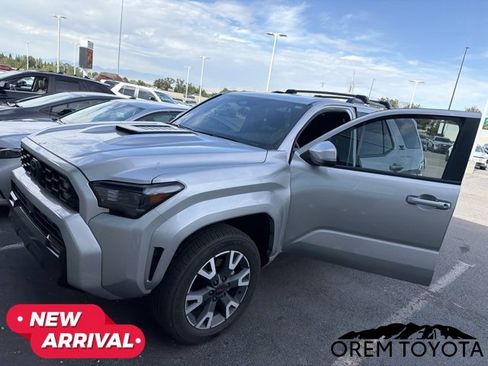 Used 2025 Toyota 4Runner TRD Sport AWD/4WD image 17