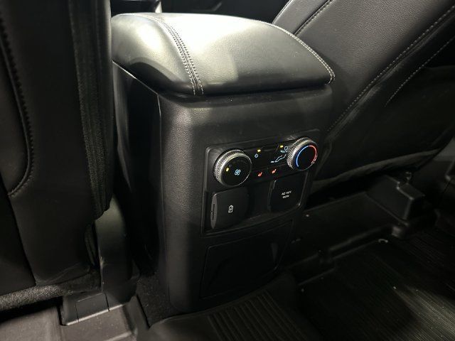 Used 2024 Ford Explorer Limited w/ Limited Technology Package AWD/4WD image 31