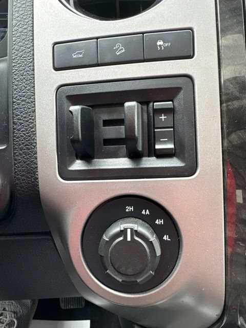 Used 2016 Ford Expedition EL Limited w/ Equipment Group 301A AWD/4WD image 21