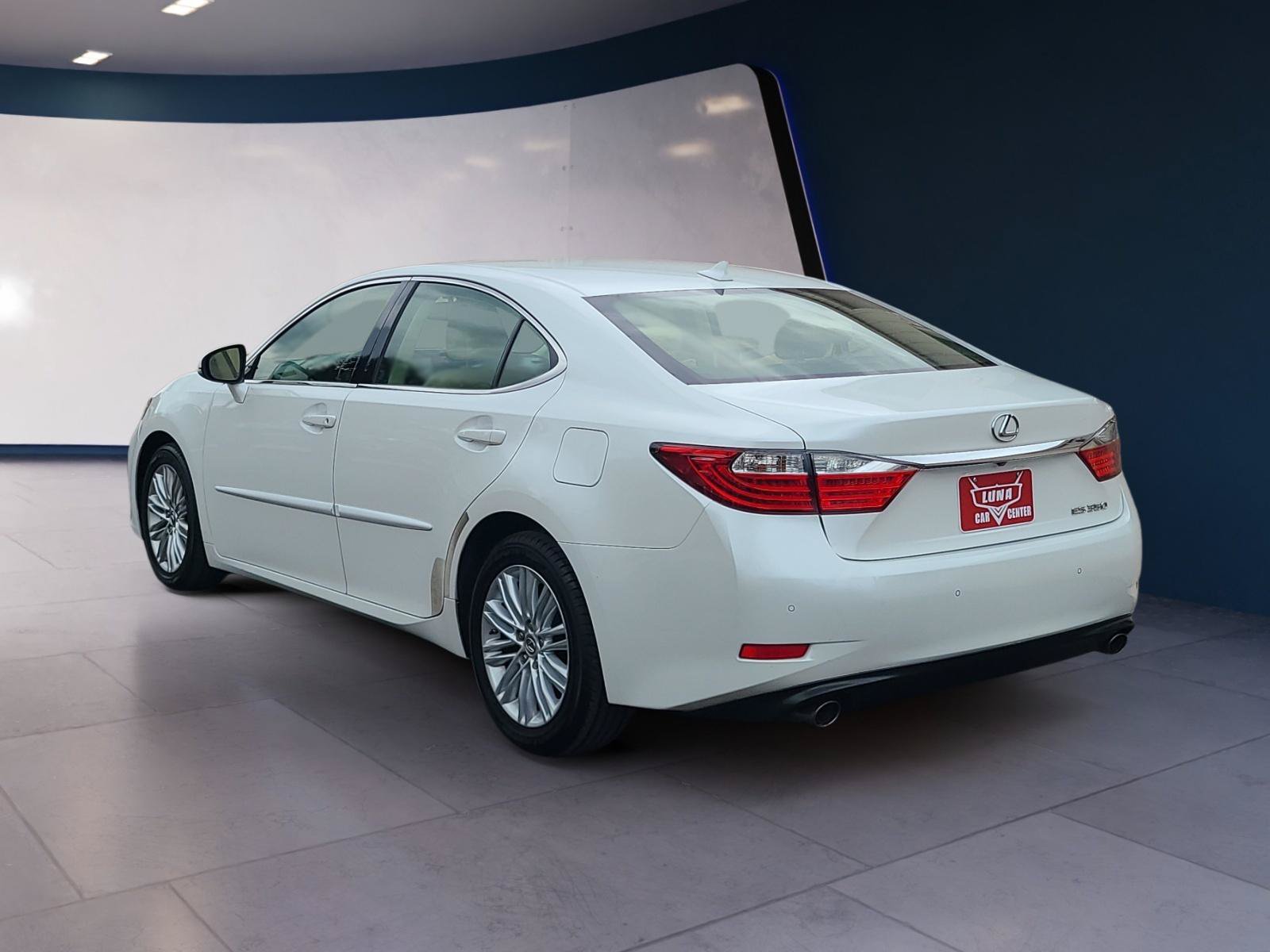 Used 2013 Lexus ES 350 w/ Luxury Pkg FWD image 3