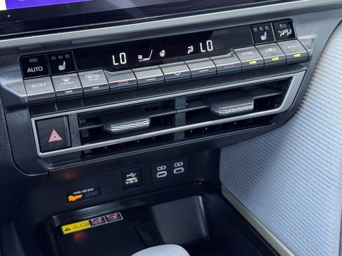 Used 2026 Toyota Camry SE w/ Multimedia Upgrade Package FWD image 19