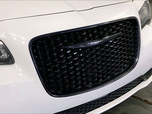 Used 2023 Chrysler 300 Touring w/ Sport Appearance Package RWD image 28