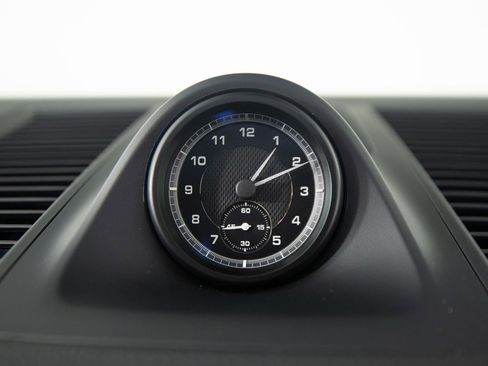 New 2026 Porsche Macan image 25