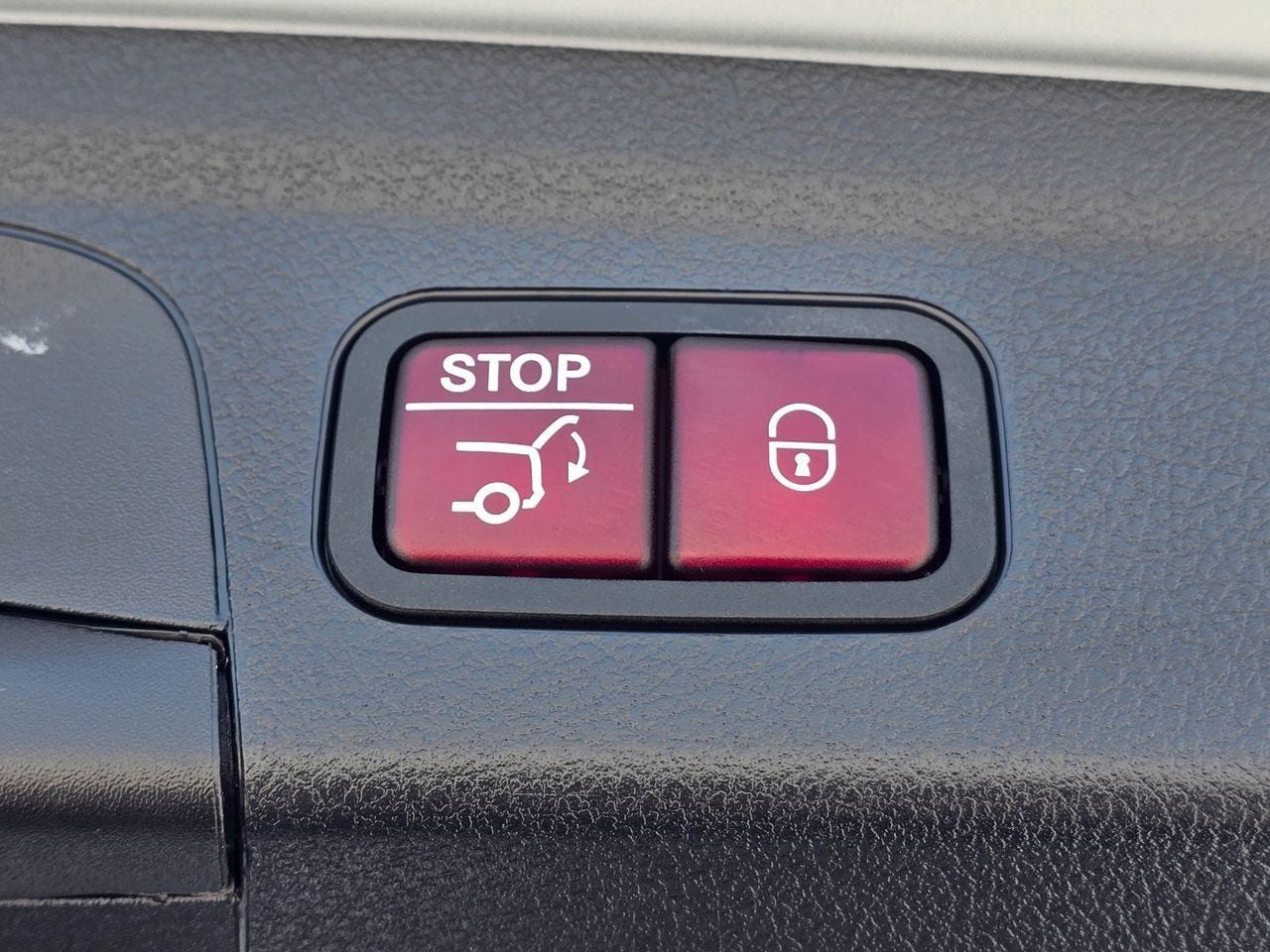 Used 2024 Mercedes-Benz GLE 450 4MATIC image 33