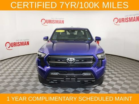 Used 2025 Toyota Tacoma SR5 AWD/4WD image 13