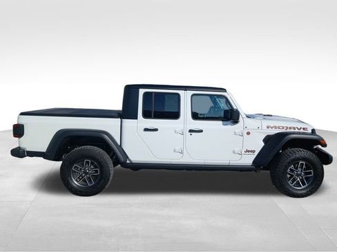 Used 2024 Jeep Gladiator Mojave AWD/4WD image 6