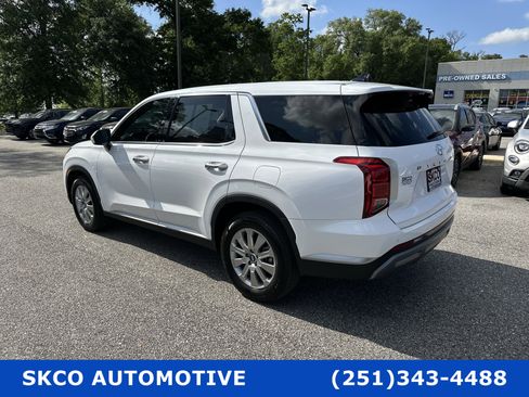 Used 2024 Hyundai Palisade SE image 3
