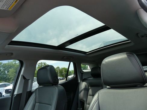 Certified 2022 GMC Terrain SLT AWD/4WD image 27