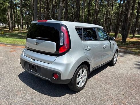 Used 2018 Kia Soul FWD image 3