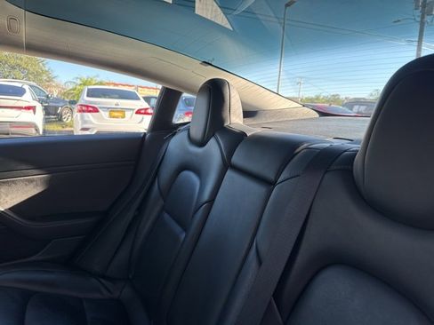 Used 2023 Tesla Model 3 Standard Range image 18