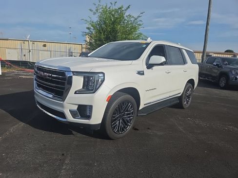 Used 2022 GMC Yukon SLT w/ SLT Premium Package RWD image 3