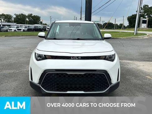 Used 2025 Kia Soul LX w/ LX Technology Package FWD image 2