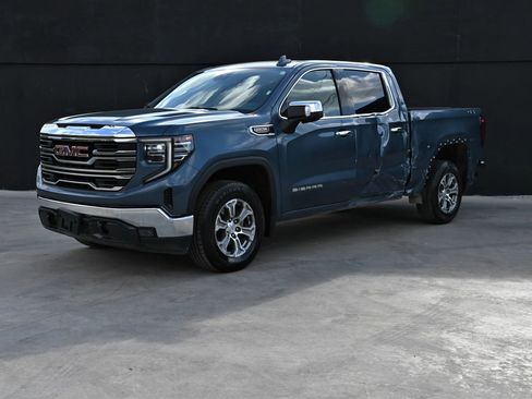 Used 2024 GMC Sierra 1500 SLT image 3