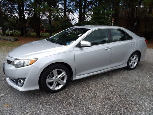Used 2014 Toyota Camry SE w/ Fleet Convenience Package FWD image 1