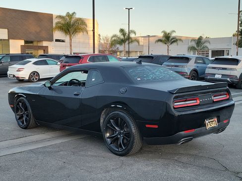 Used 2016 Dodge Challenger R/T w/ Blacktop Package image 27