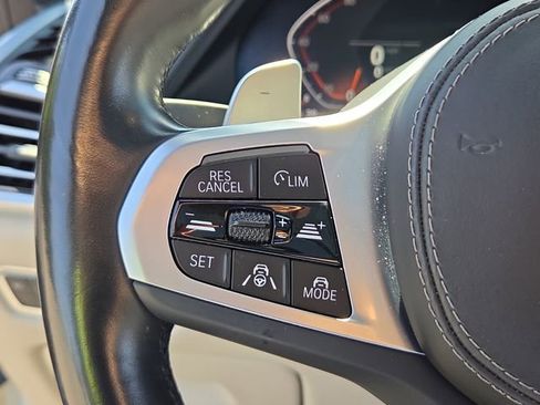 Used 2022 BMW X7 xDrive40i w/ M Sport Package AWD/4WD image 27