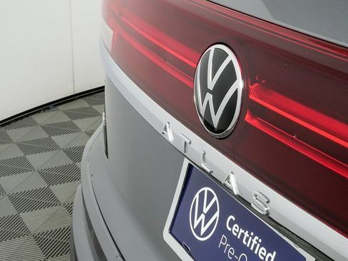 Certified 2025 Volkswagen Atlas Cross Sport SE image 33