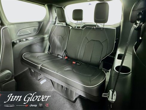 New 2026 Chrysler Pacifica Limited w/ S Appearance Package image 16