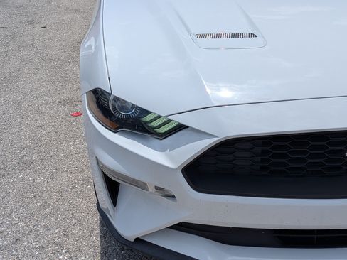 Used 2020 Ford Mustang Premium RWD image 10