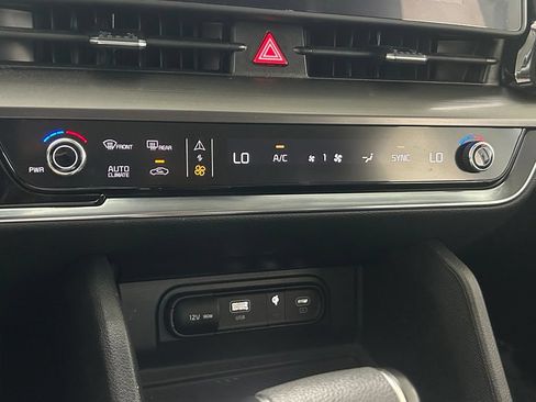 Used 2024 Kia Sportage EX FWD image 26