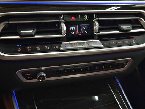 Used 2019 BMW X5 xDrive40i w/ M Sport Package AWD/4WD image 33