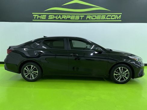 Used 2024 Kia Forte LXS FWD image 11