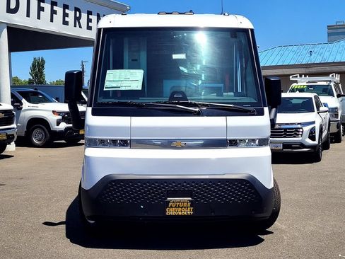New 2025 Chevrolet Brightdrop 600 AWD/4WD image 2
